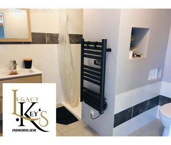 Maison à AMBARES-ET-LAGRAVE