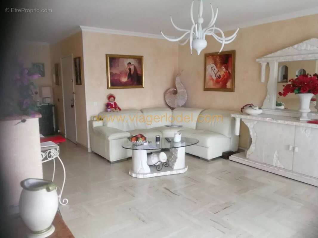 Appartement à VILLENEUVE-LOUBET