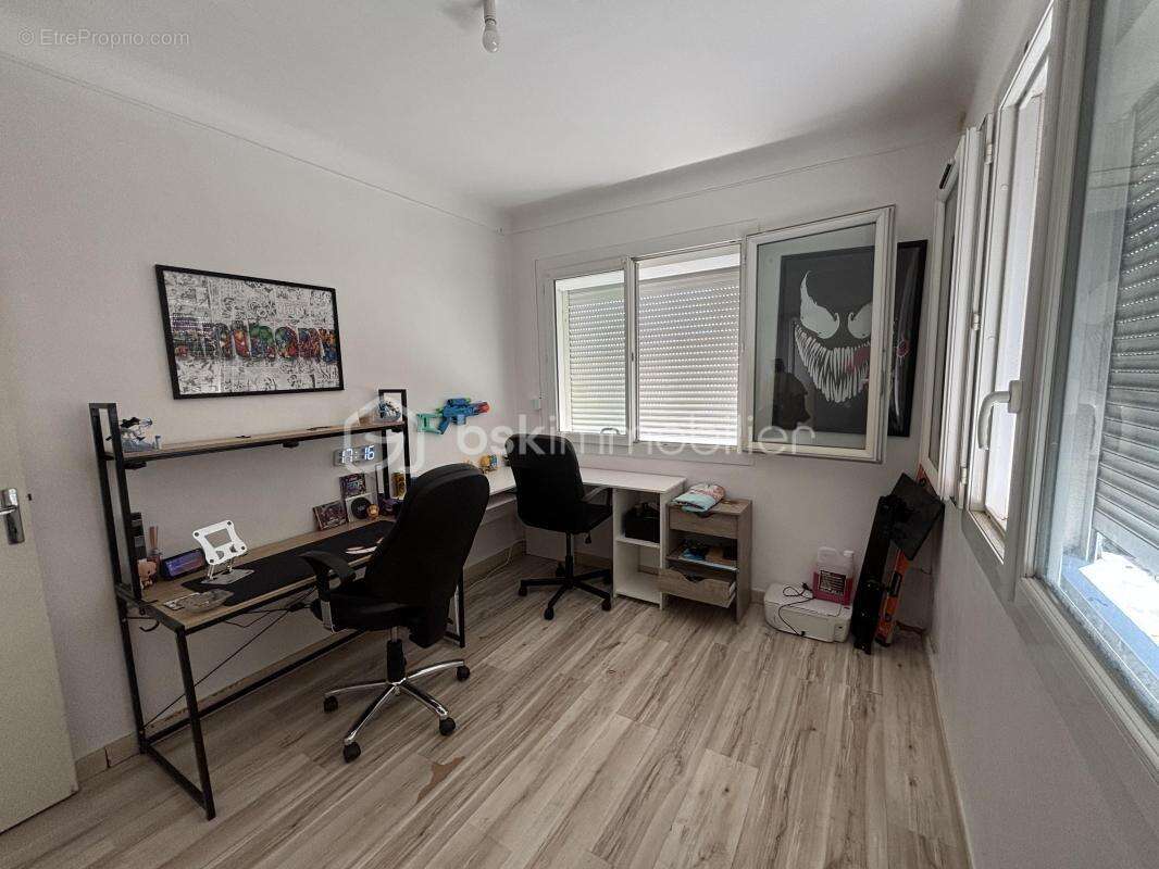 VIAS – Maison 3 faces avec extérieur, stationnement et 3 chambres, à 2 km de la plage ! - photo 12