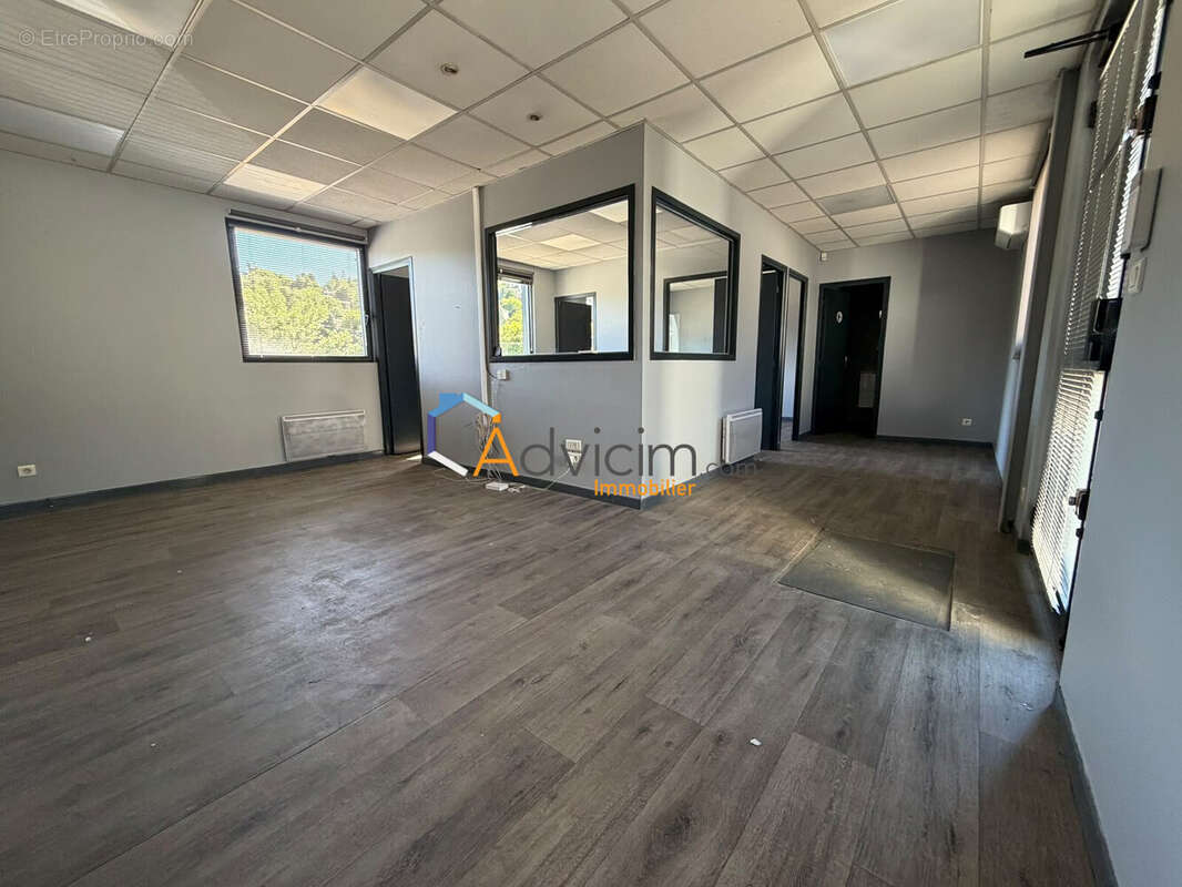 Commerce 401 m² à Saint-Etienne  - photo 3