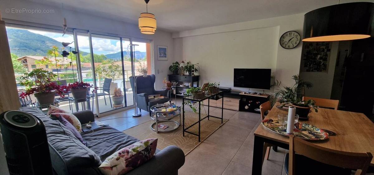 Rare • Bel appartement T3 calme, terrasse, lumineux et garage - photo 1