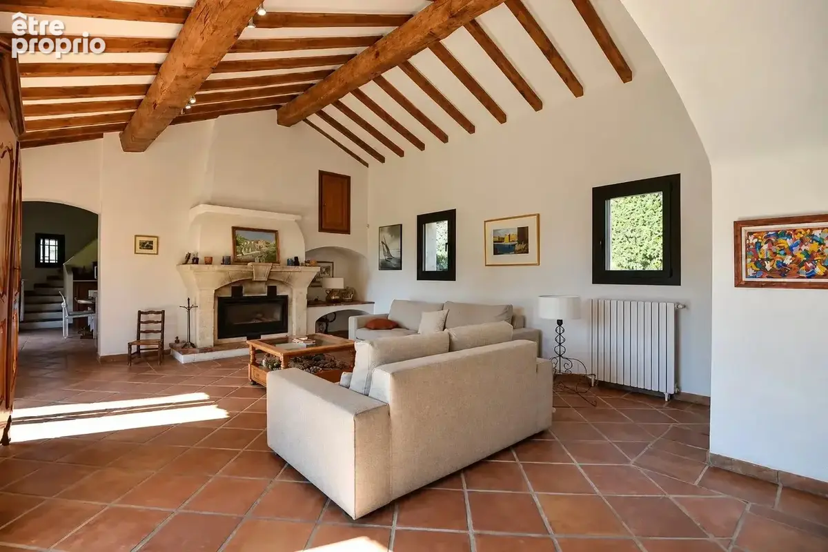 Callian– Propriété de caractère 300 m²  avec 5 chambres, piscine et terrain 1,38 ha - photo 5