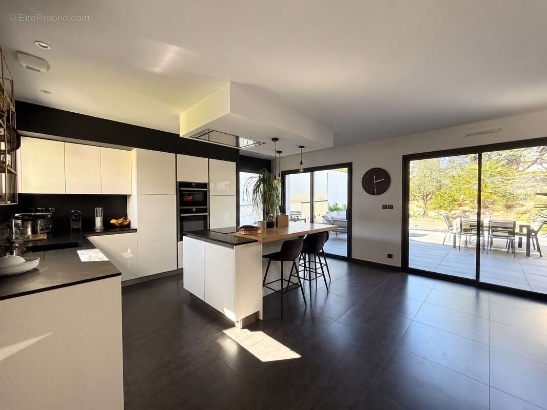 Maison 208 m² à Cesson-Sevigne  - photo 6