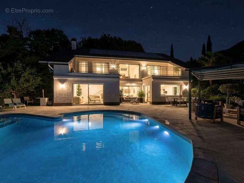 Villa d'exception avec vue lac, piscine et prestations haut de gamme - photo 2