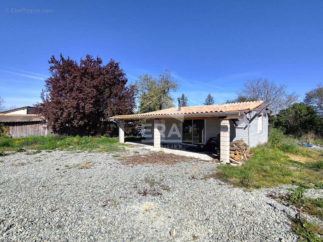 Maison à MAUPREVOIR