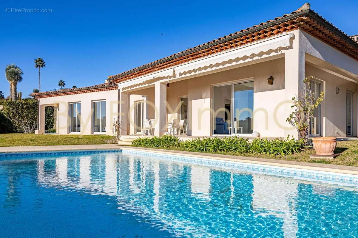 Maison à VILLENEUVE-LOUBET