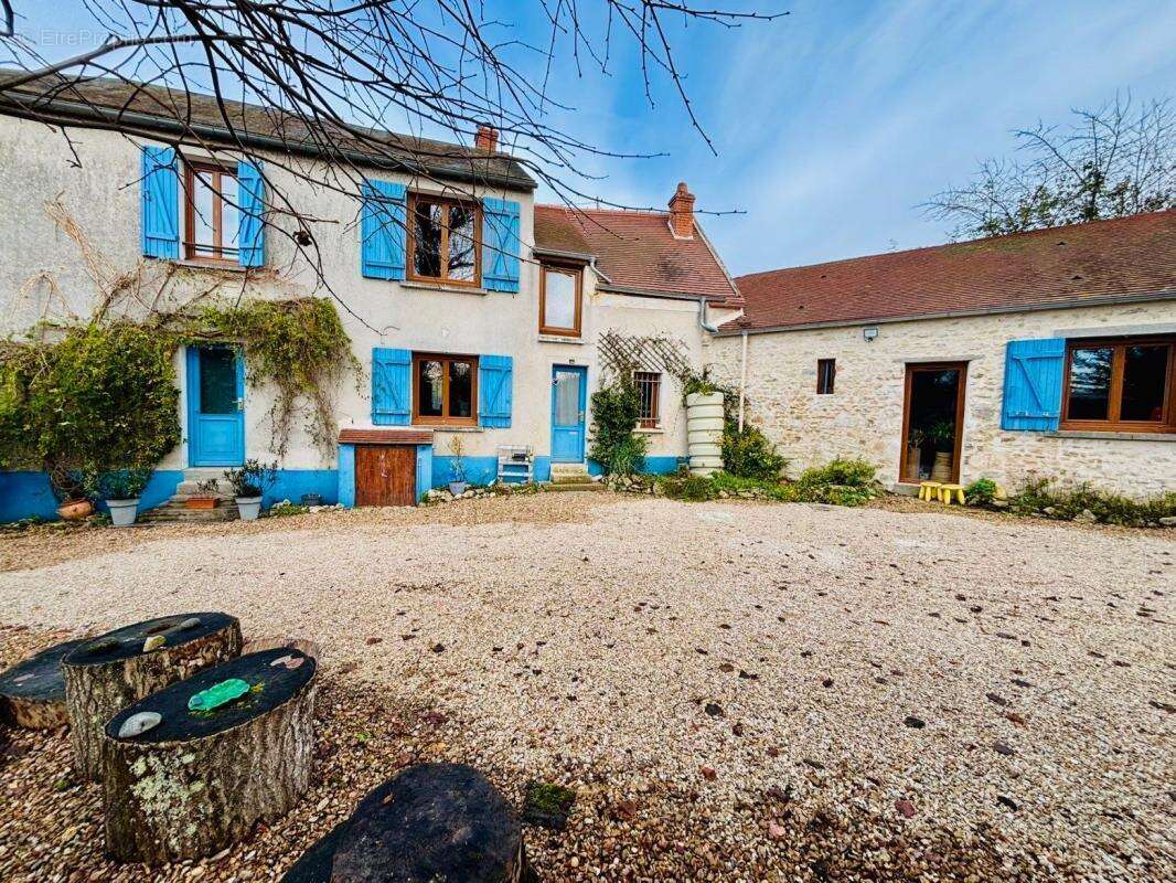 Maison à ETAMPES