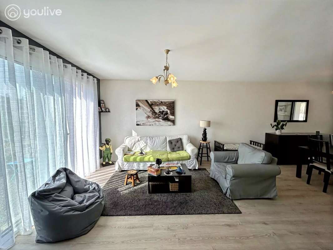 Maison lumineuse avec terrain paysager - photo 5