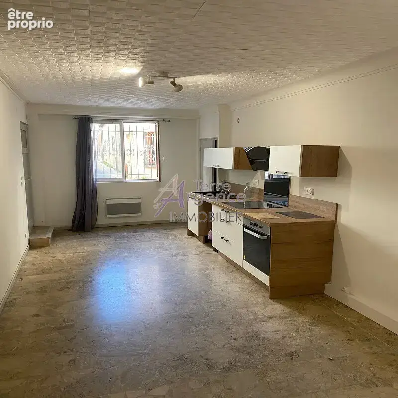 A beaucaire, proche Canal, joli appartement de type1bis rénové d'une superficie de 47m². Appartement actuellement loué - photo 2