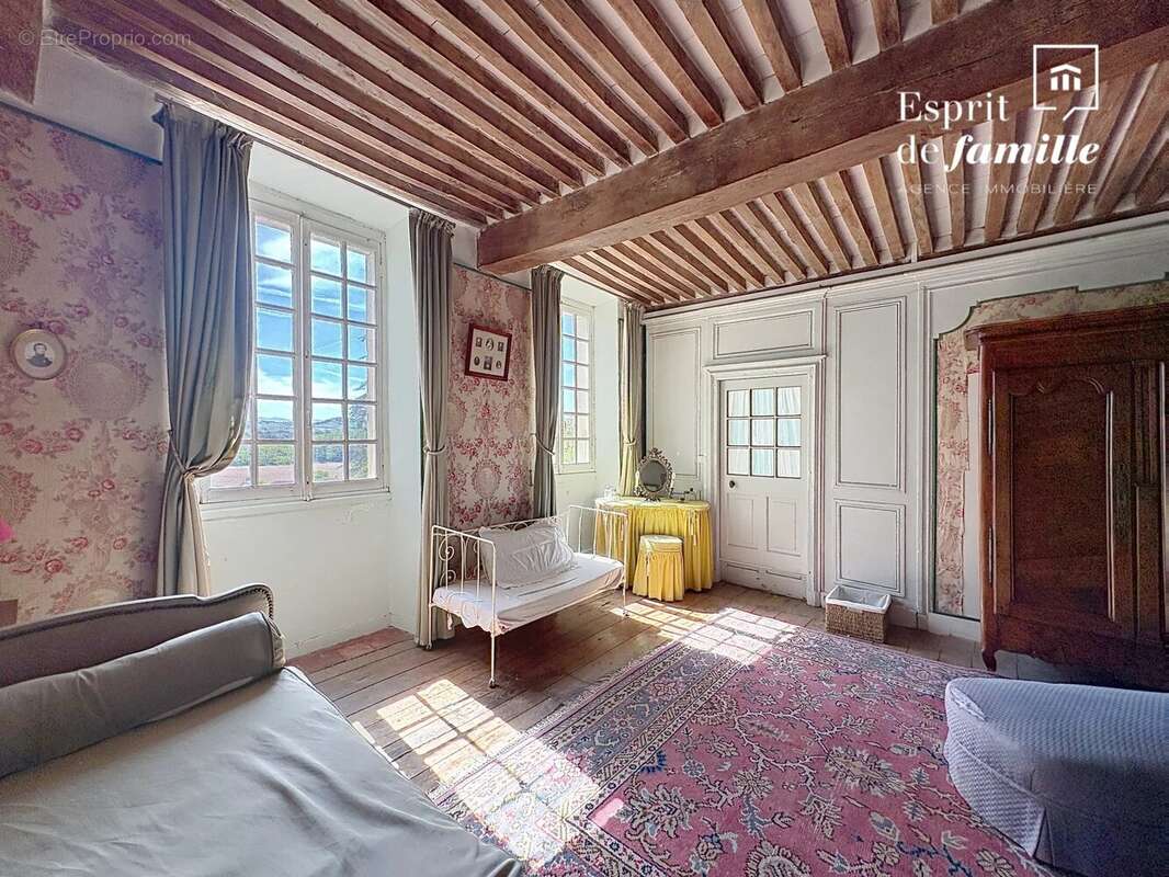 Maison à CHARMES-SUR-L'HERBASSE
