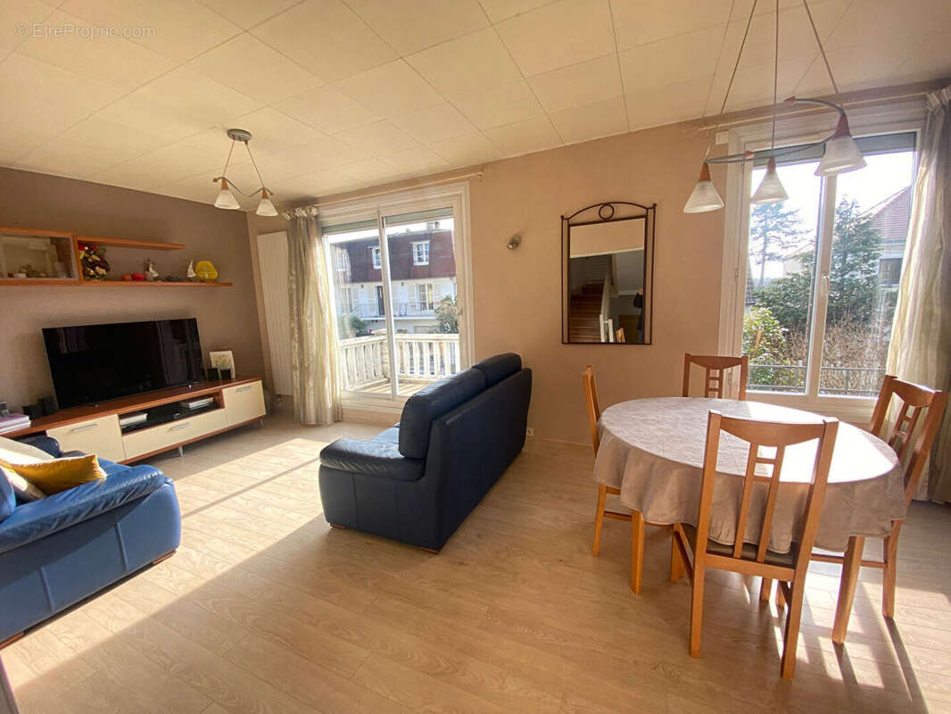 Maison à MONTMORENCY