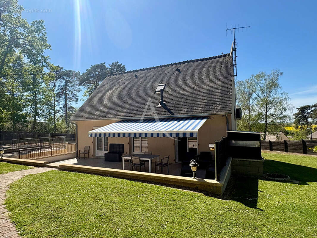 Maison à LUZILLE