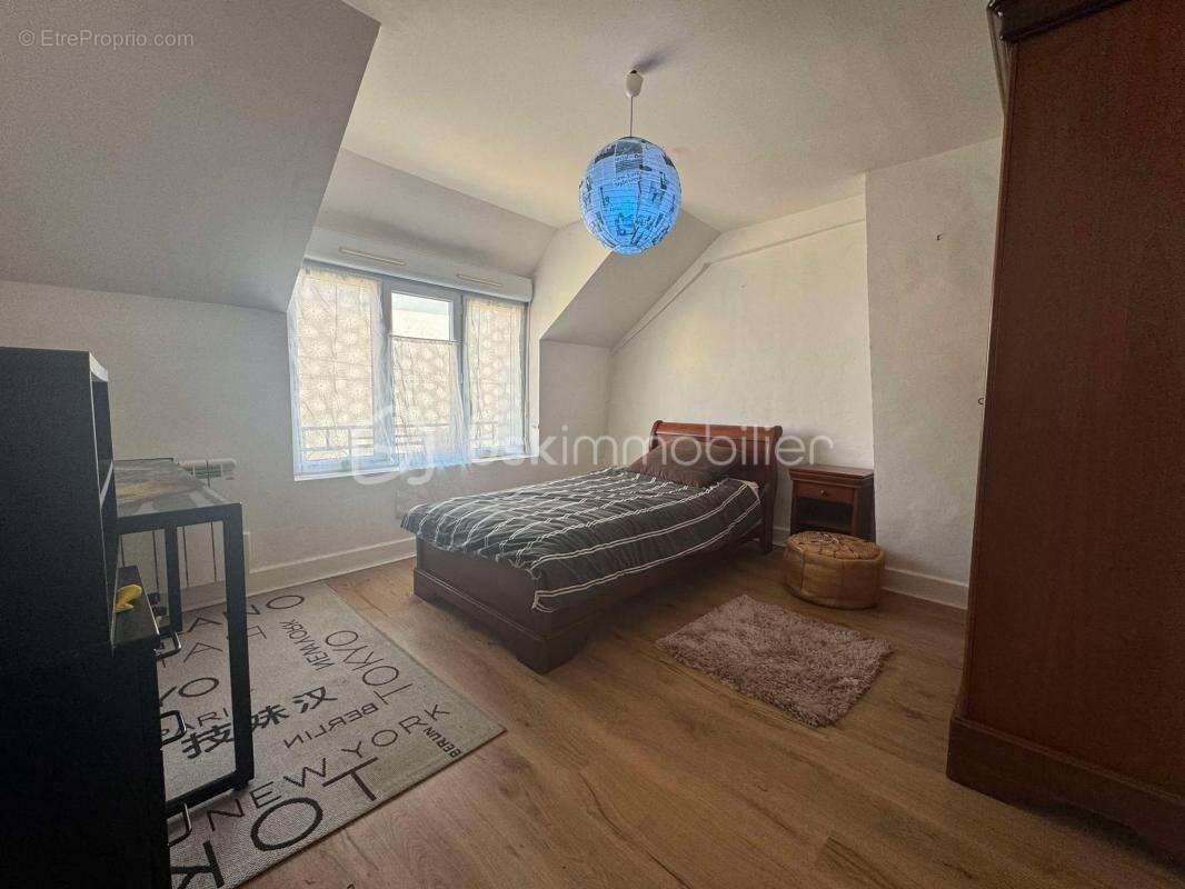 Maison à OZOUER-LE-VOULGIS