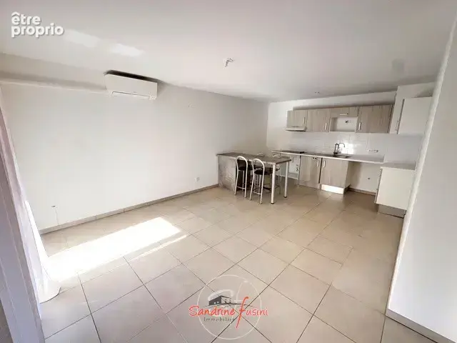 Saint Martin du Var Beau deux pièces avec cellier et garage. - photo 2