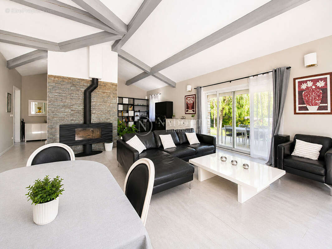 Maison à GORDES