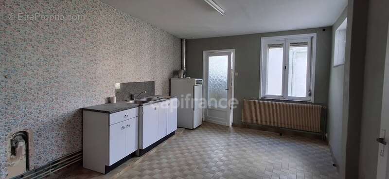 Maison à vendre 8 pièces ESTAIRES (59) - photo 3