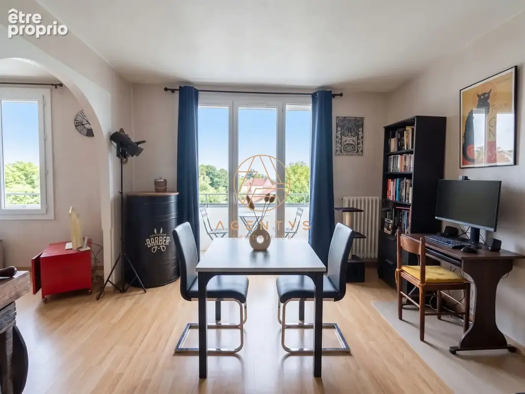 Appartement à SAINT-MAUR-DES-FOSSES