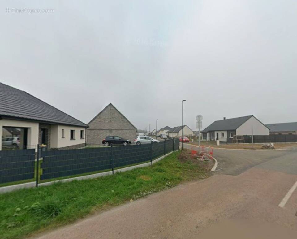 Terrain à MONTIGNY-EN-GOHELLE