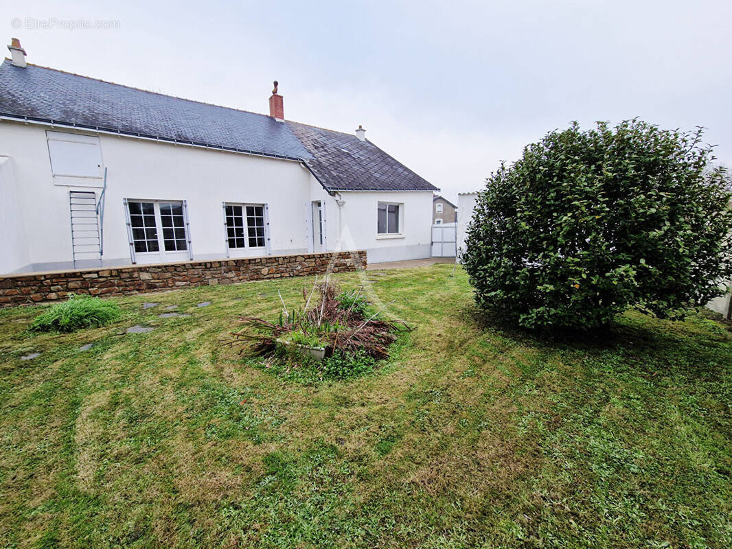 Maison à SAINT-MARS-DU-DESERT