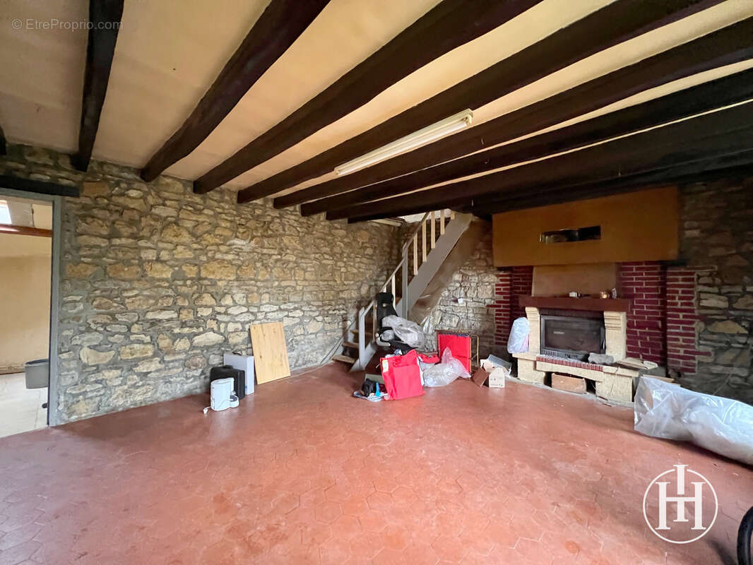 Maison à LURCY-LEVIS