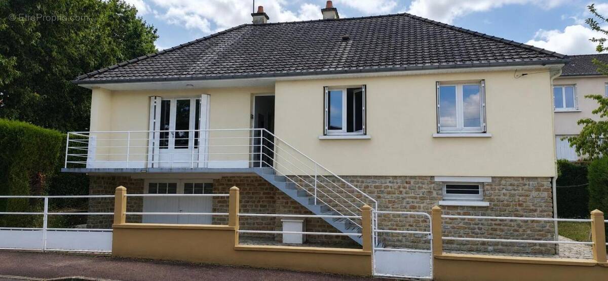 Maison à SABLE-SUR-SARTHE
