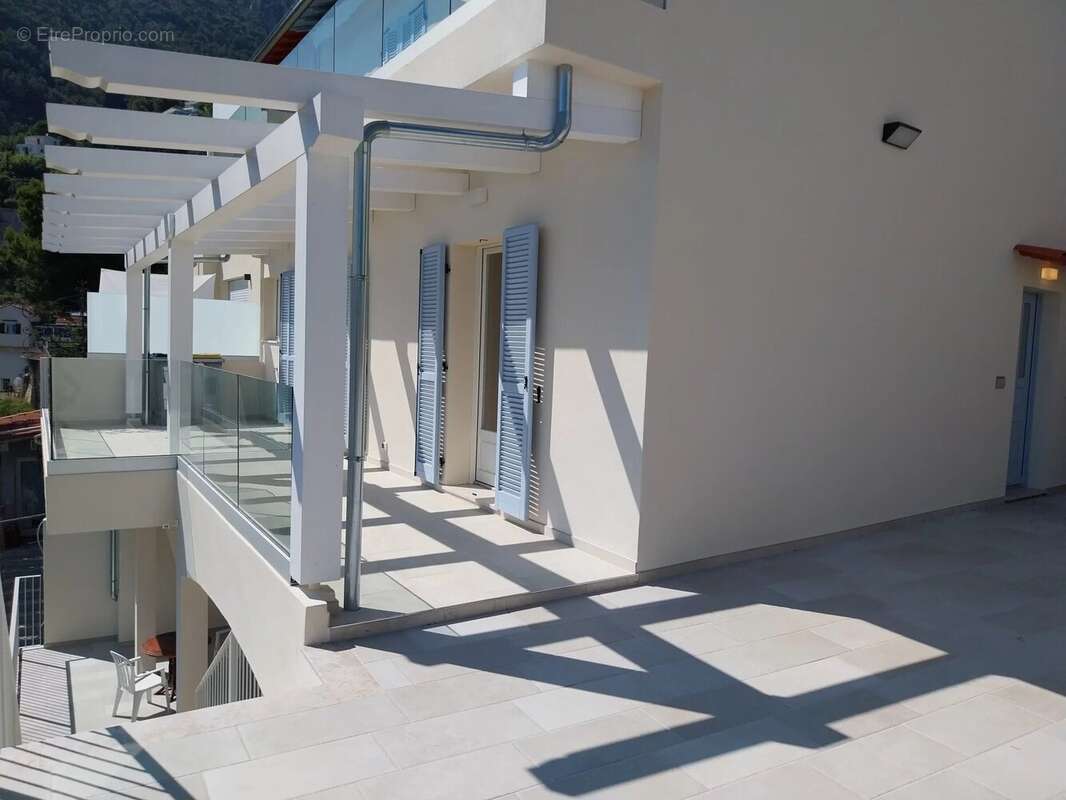Appartement à ROQUEBRUNE-CAP-MARTIN