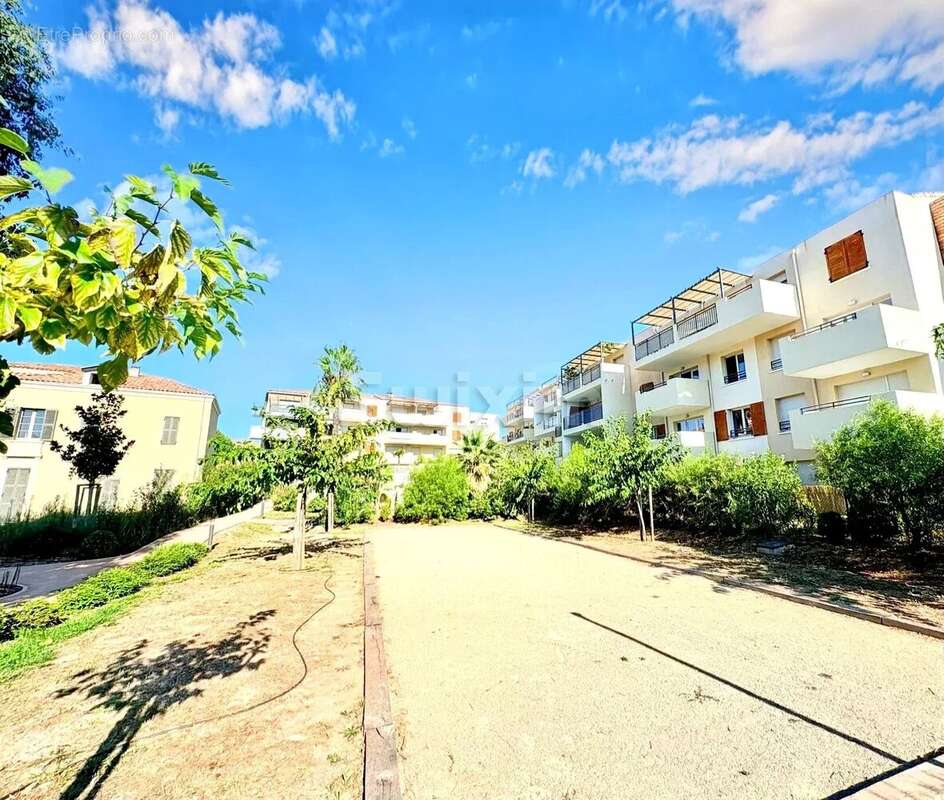 Appartement à LE MUY