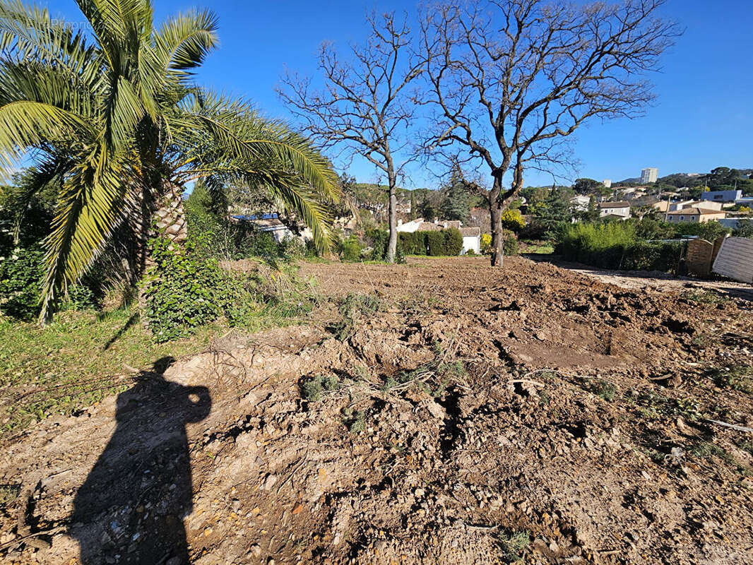 Terrain à FREJUS
