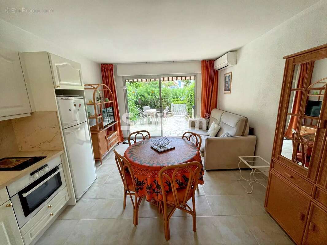 Studio cabine en rez de jardin + parking + cave - photo 9
