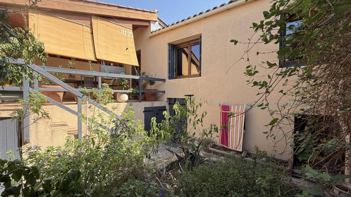 Maison à ESCALES