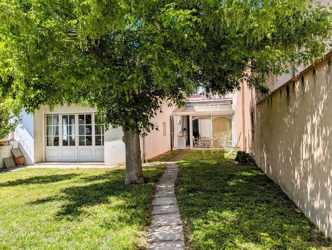 Maison 254 m² à Villecomtal-Sur-Arros  - photo 3