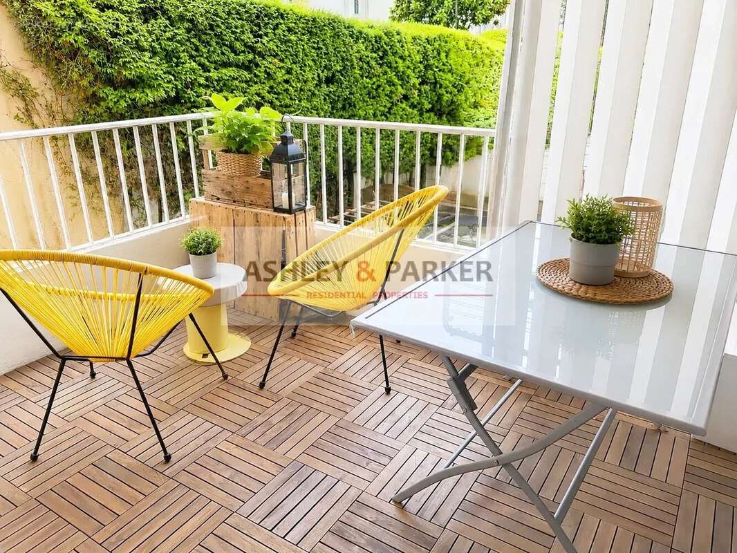 Nice saint-lambert — superbe 3 pièces de 59 m² refait à neuf, terrasse, balcon filant et box en option - photo 3