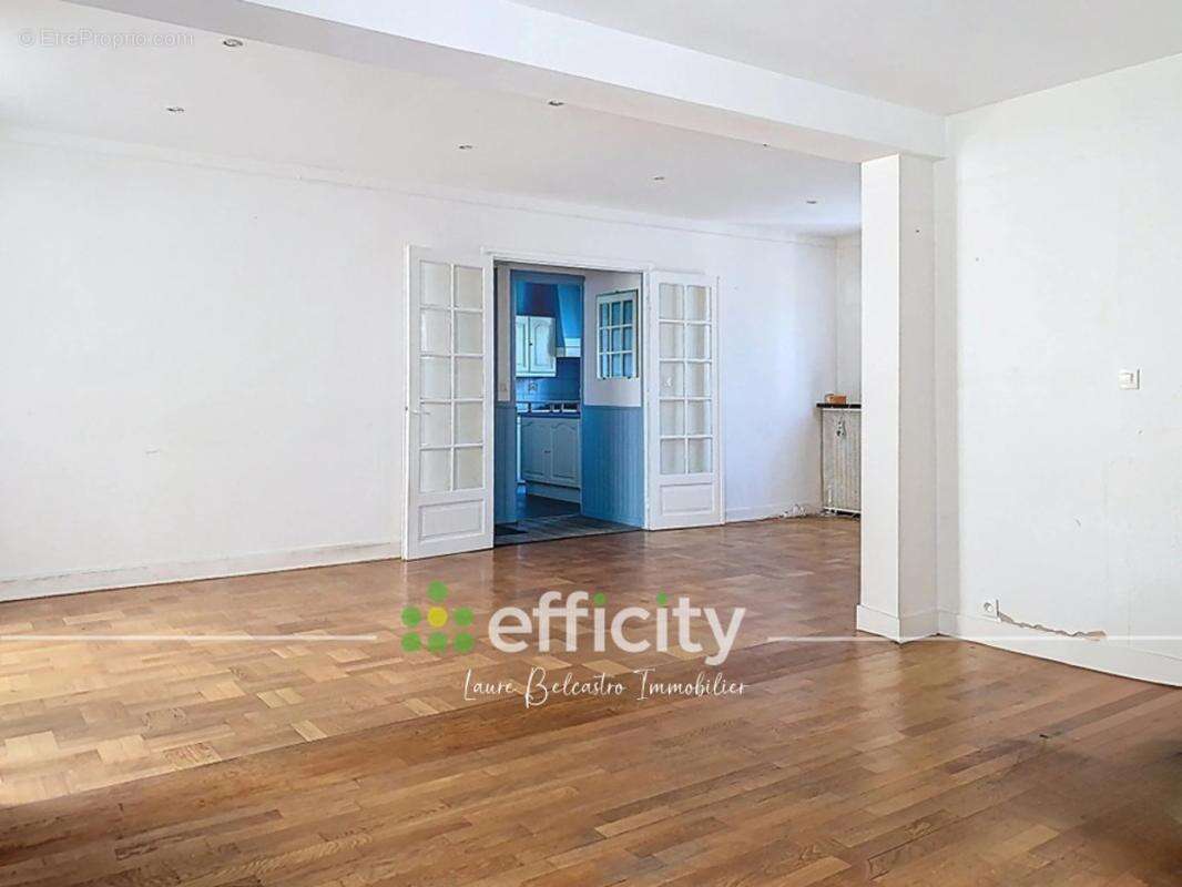 Maison à VILLECRESNES