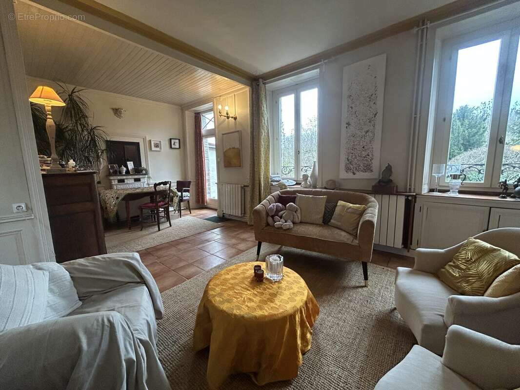 Maison à PONT-D'OUILLY