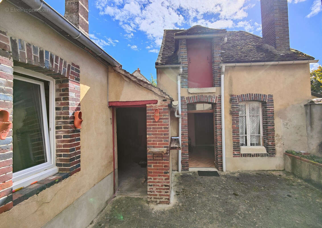 Maison à BRIENON-SUR-ARMANCON