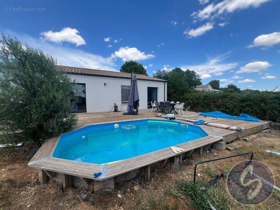 Maison à MOUGON
