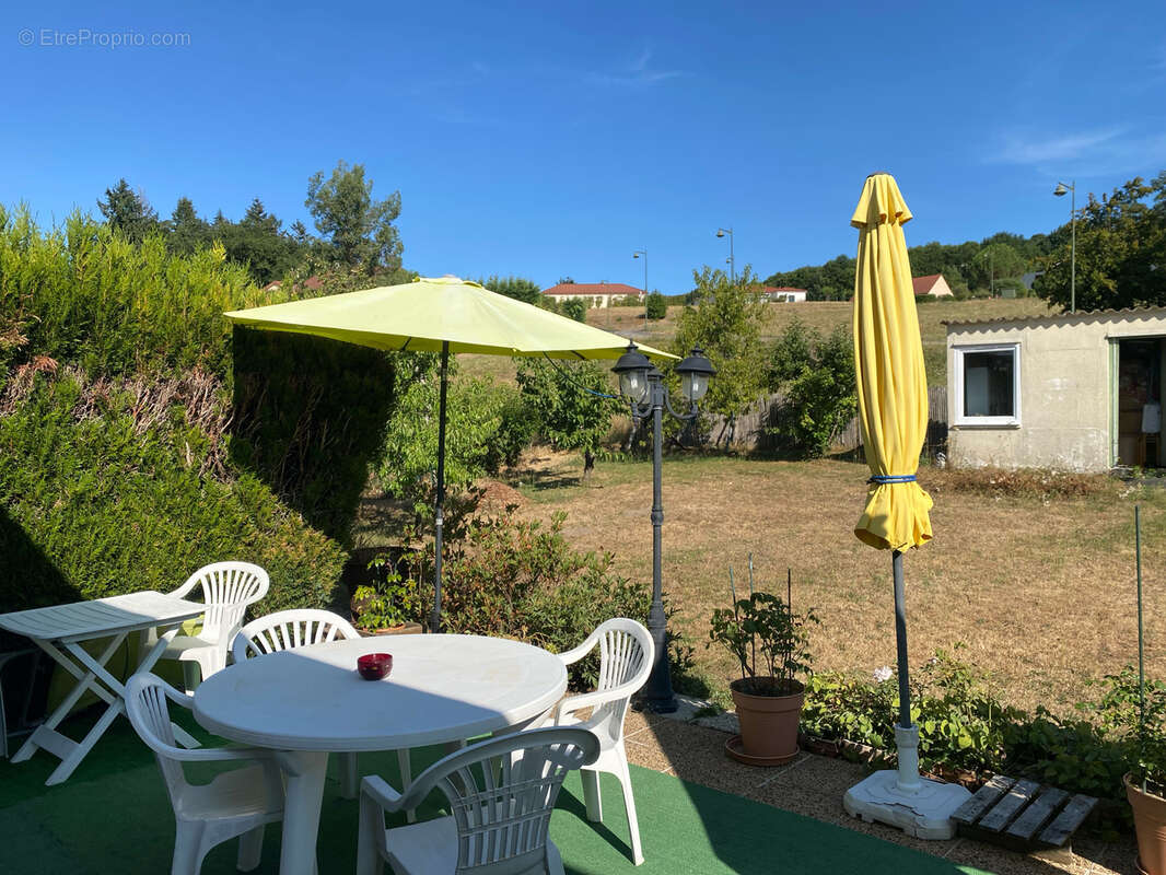Plain-pied sur 845m2 avec garage a 2 pas du lac ! - photo 13