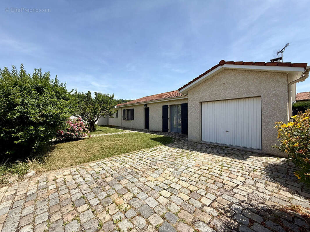 Maison à LA BOISSE