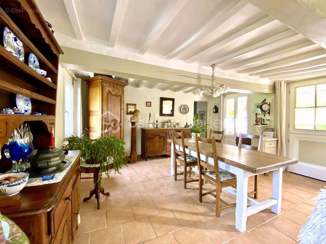 Maison à TOURS-EN-VIMEU