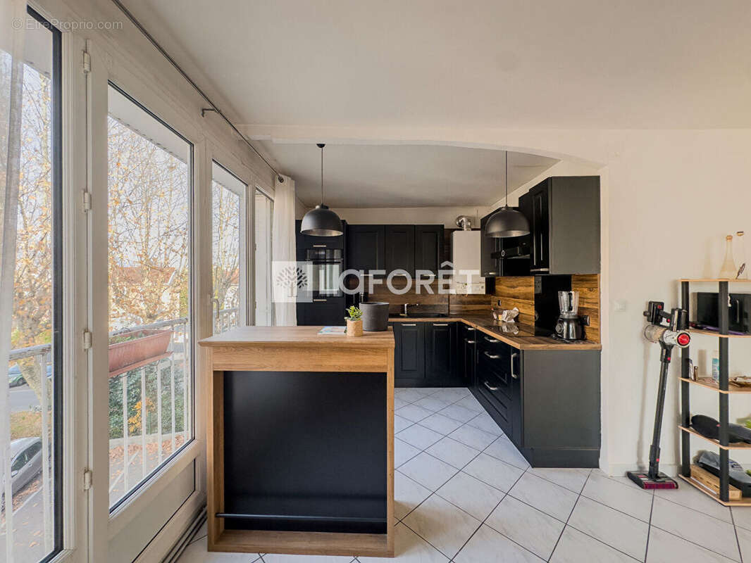 Appartement à SEYSSINET-PARISET