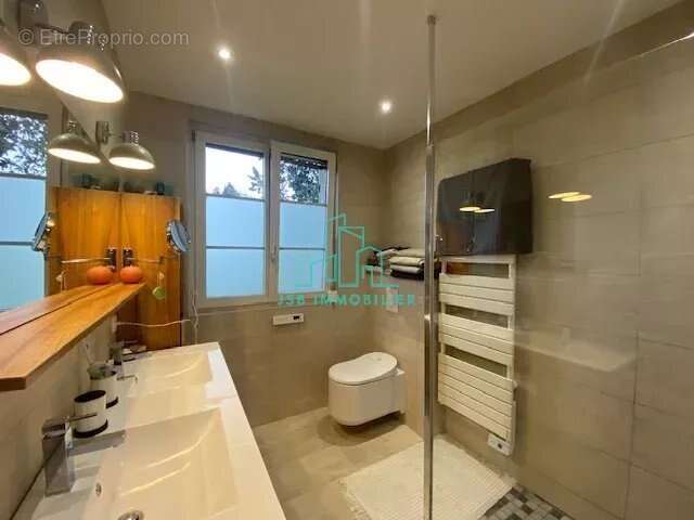 Maison à LA ROCHETTE