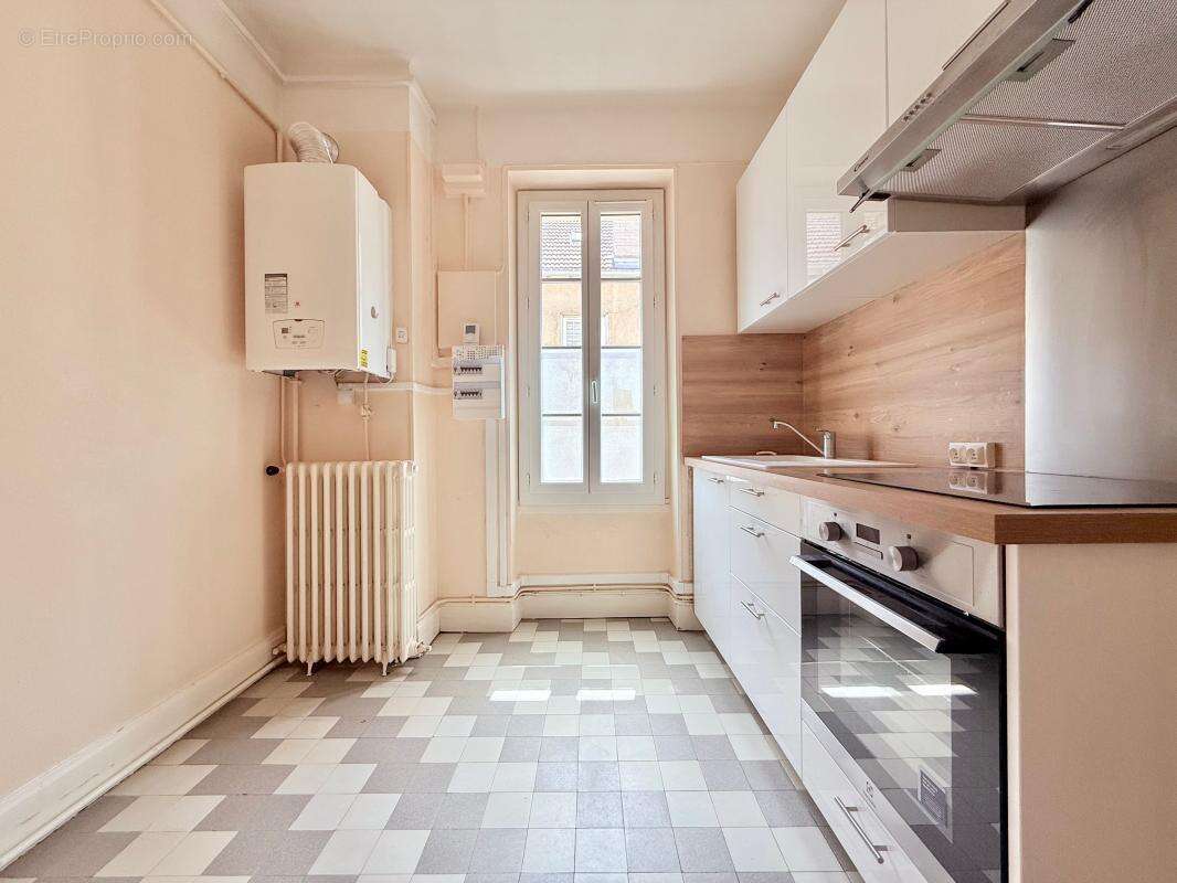 Appartement T3 avec cave et grenier, propre, stationnement aisé - photo 5