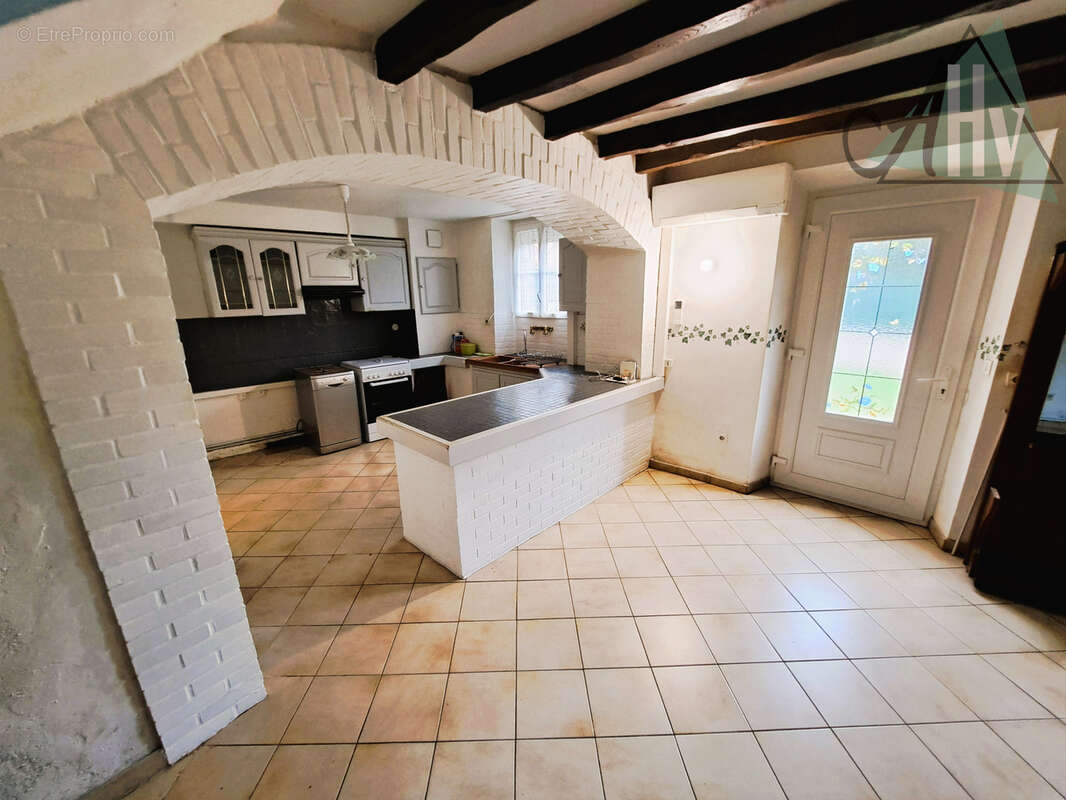 Maison à THORIGNY-SUR-OREUSE