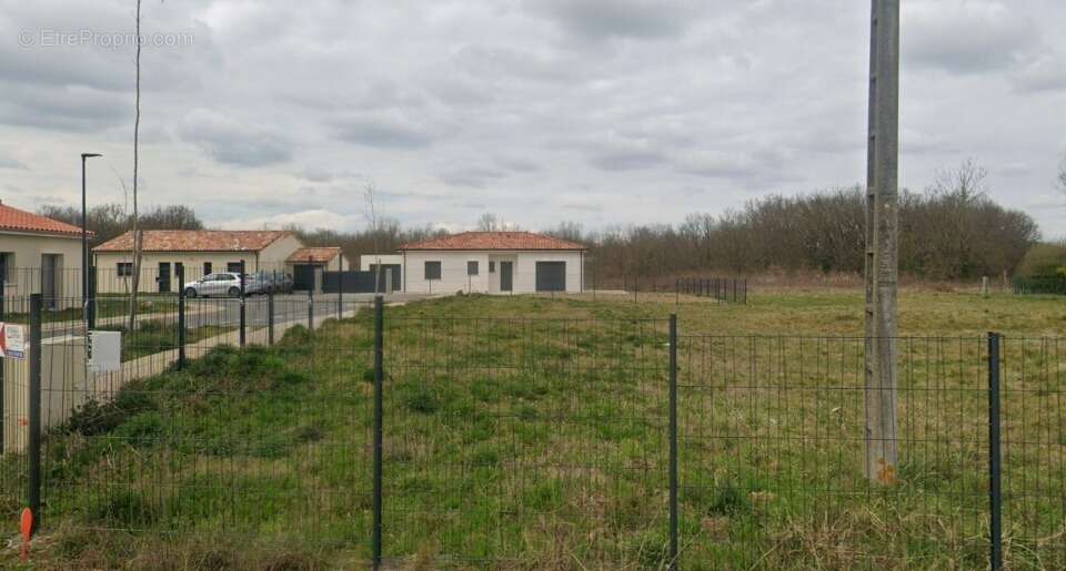 Terrain 628 m² à Lherm  - photo 2