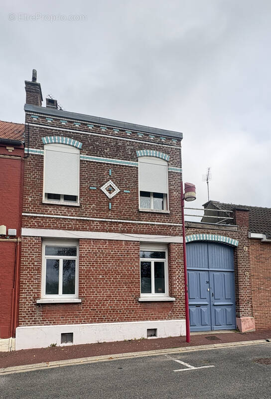 Maison à FLIXECOURT