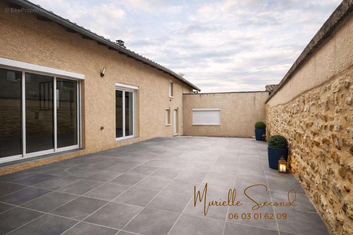 Maison à ARNAS