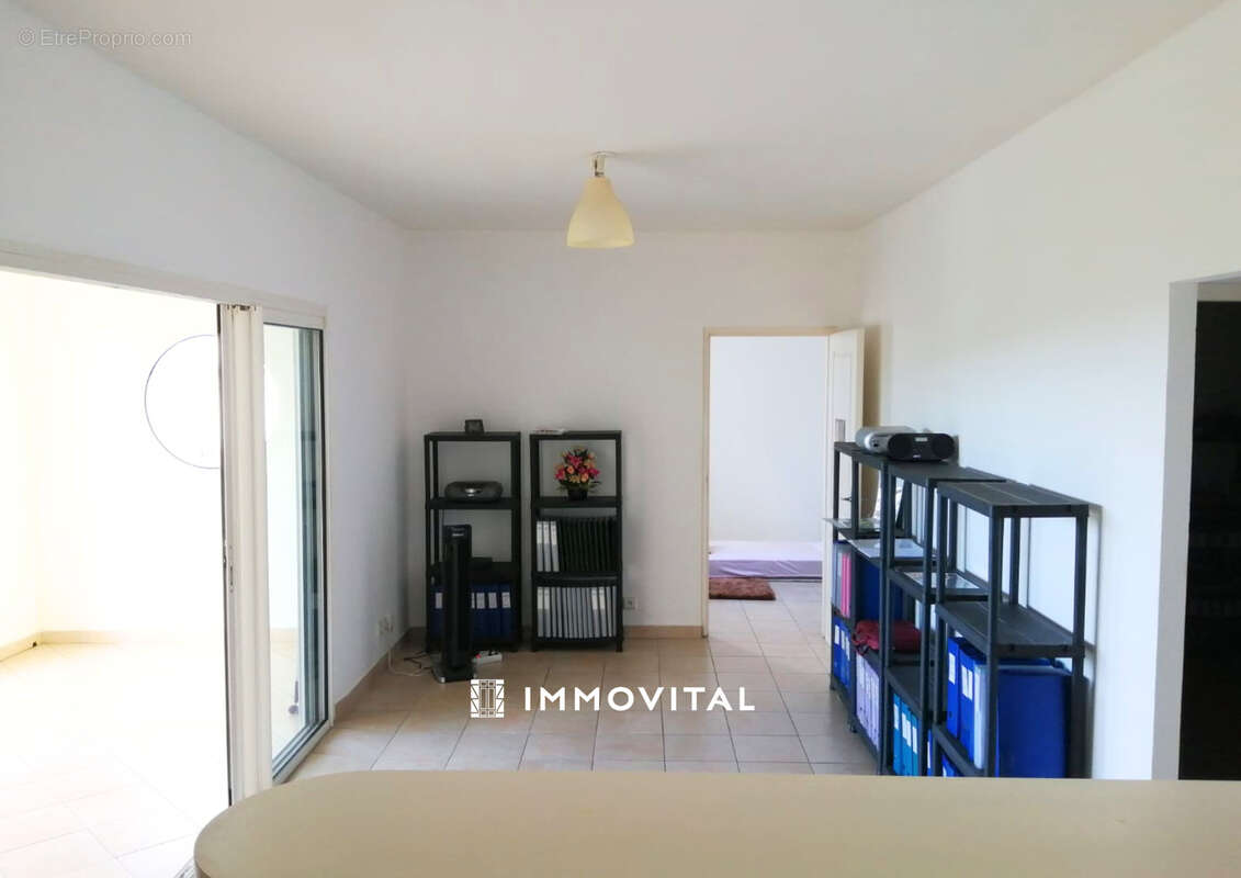 À vendre - appartement t4 lumineux    residence securiser dans le quartier de gourdeliane - photo 7