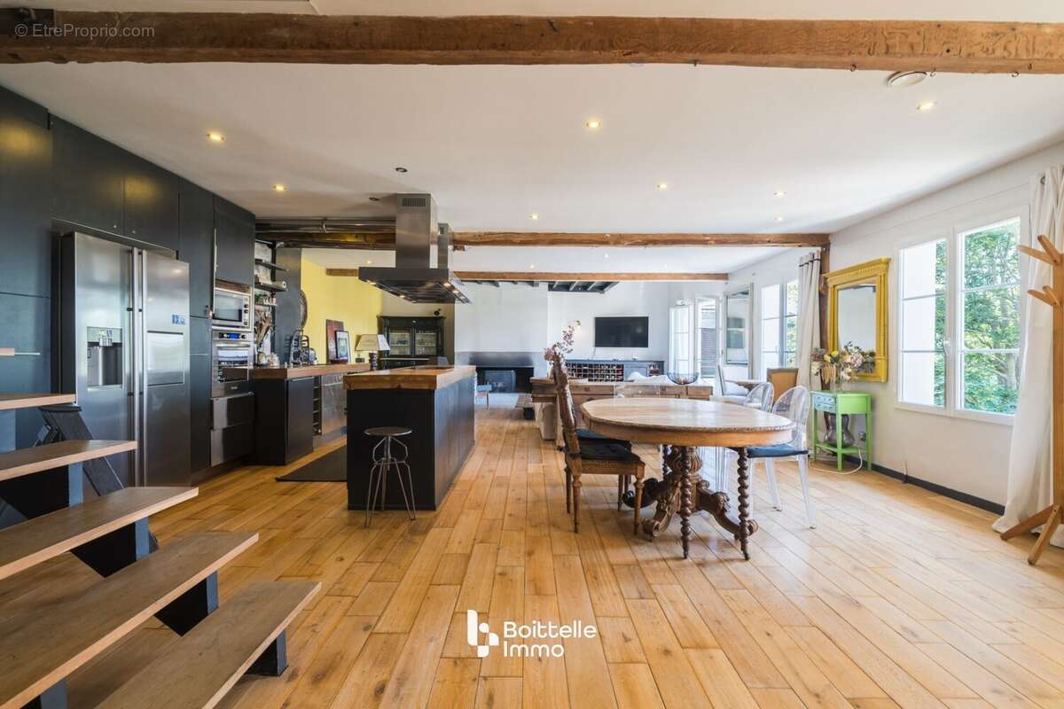 Maison 473 m² à Fontainebleau  - photo 2