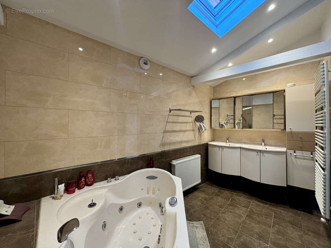 Maison à PONTCHARRA-SUR-TURDINE