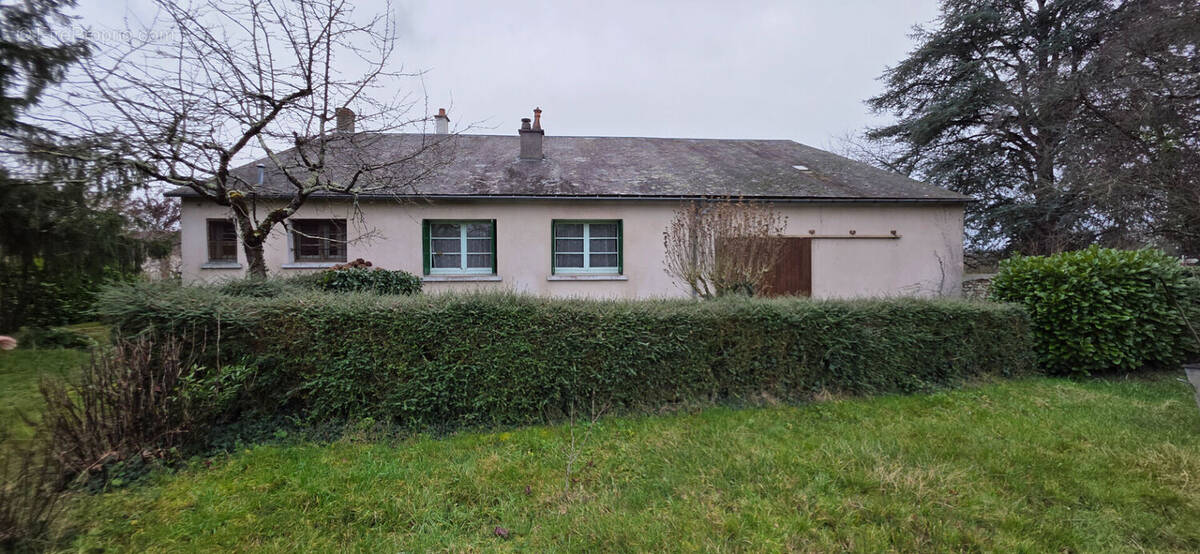 Maison à YZEURES-SUR-CREUSE